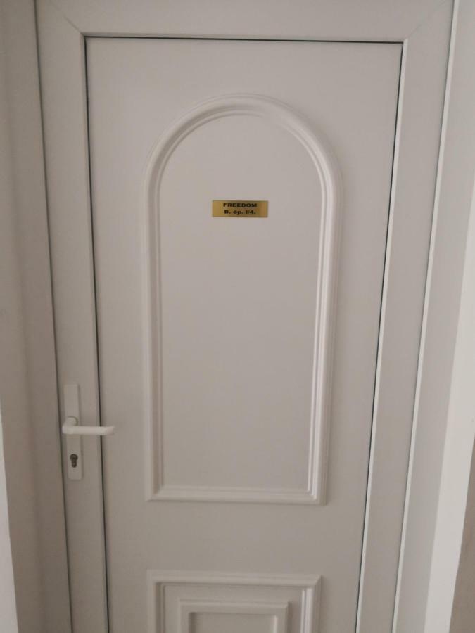 Freedom Apartman Hajduszoboszlo Ngoại thất bức ảnh